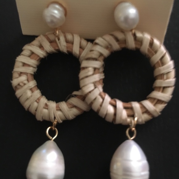 C C California straw and pearl drop pear earrings - Picture 2 of 12